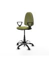 Piqueras y Crespo Taburete A?na CP bali verde oliva brazos fijos base poliamida ruedas engomadas 50mm