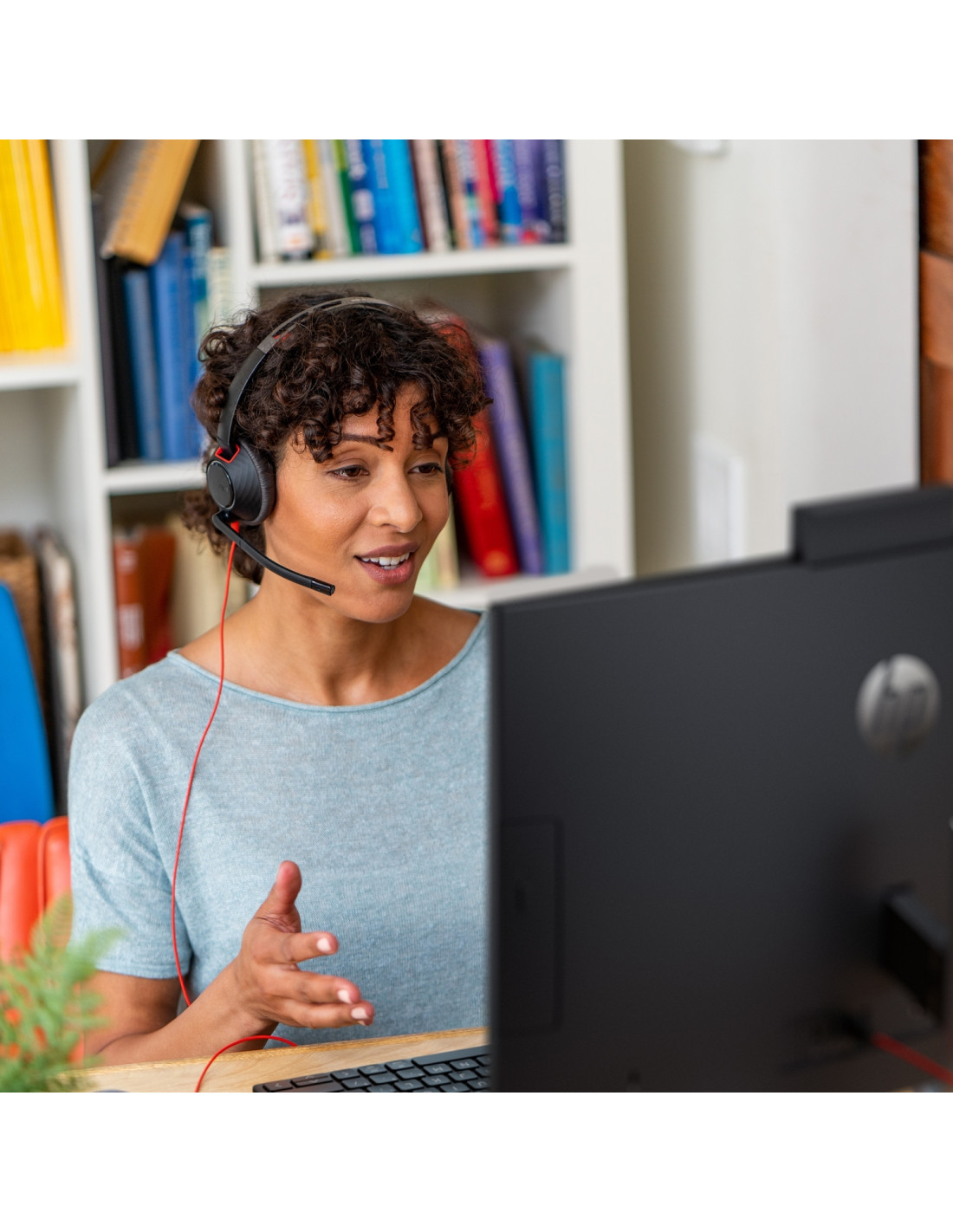 HP Auriculares estéreo Poly Blackwire 5220 USB-C + Conector de 3,5 mm + Adaptador USB-C/A